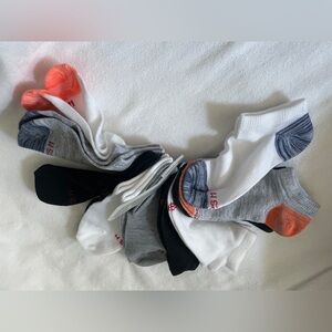 Boys Hanes Kids New Socks - Medium - 6-8 yrs - 10 pairs - White/Grey/Black
